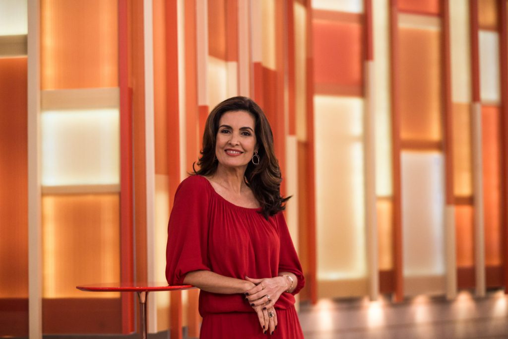 Fátima Bernardes fica sem projeto na Globo e pode passar 2024 na geladeira