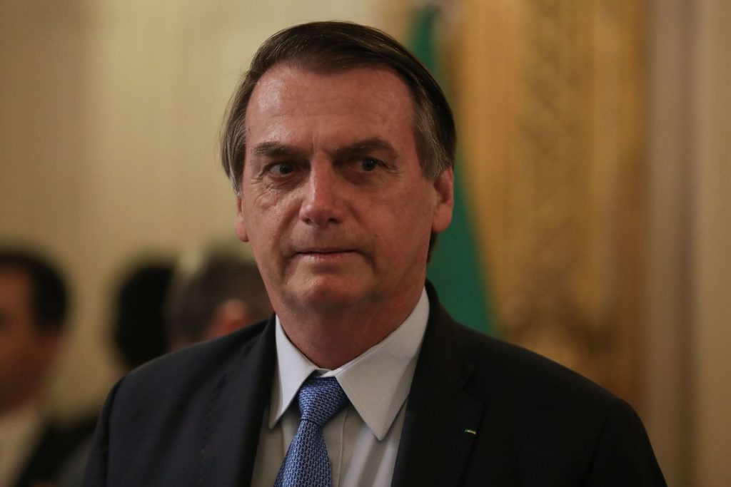 Brasil está uma maravilha, afirma Bolsonaro após dizer que país está quebrado