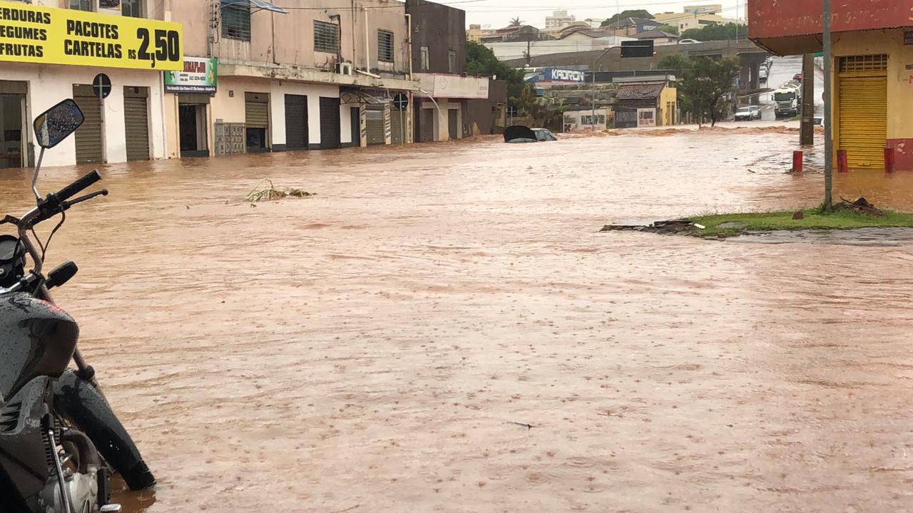 Inmet e Defesa Civil emitem novo alerta de temporal para Anápolis