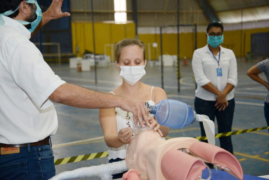 Anápolis é o polo de treinamento dos profissionais que atuam na linha de frente da Covid-19 em Goiás