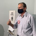 Antonio Gomide votando