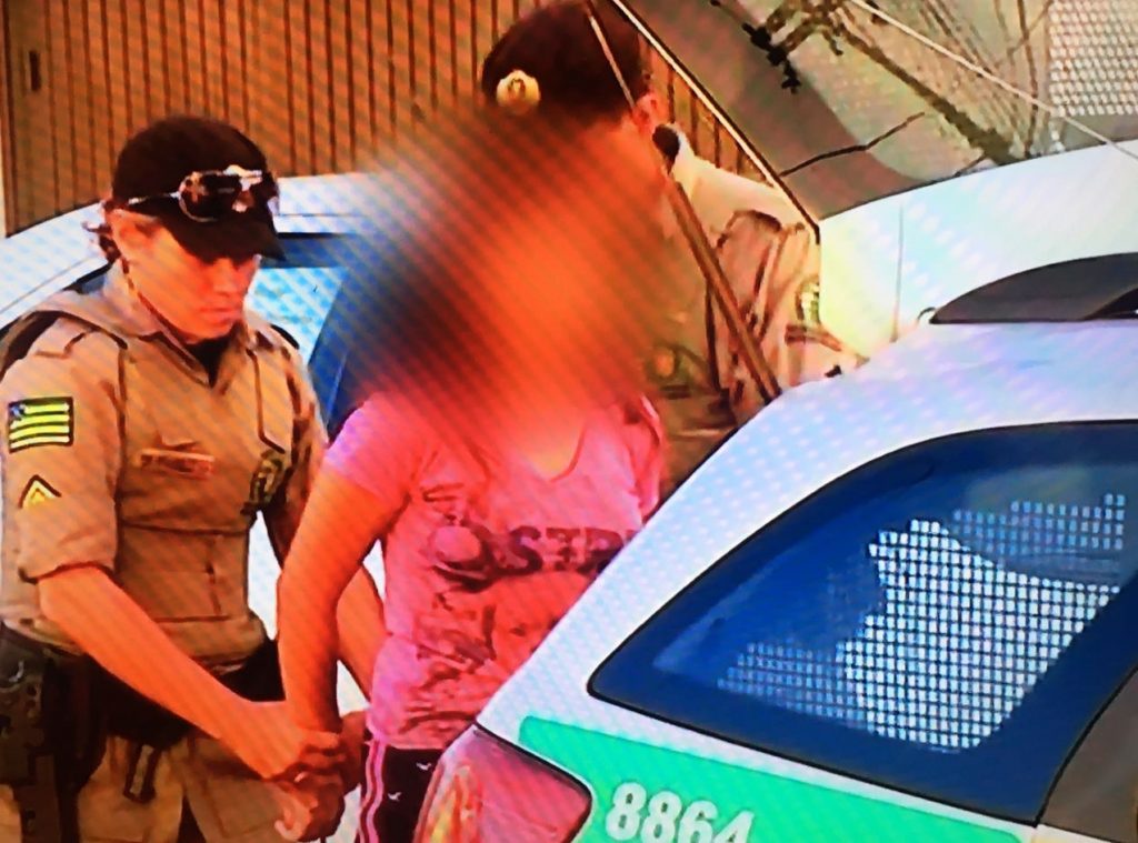Adolescente se entrega