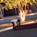 Caixao cai na rua Crixas