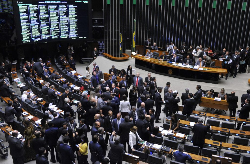 Acordo garante votação de projeto sobre financiamento de campanha