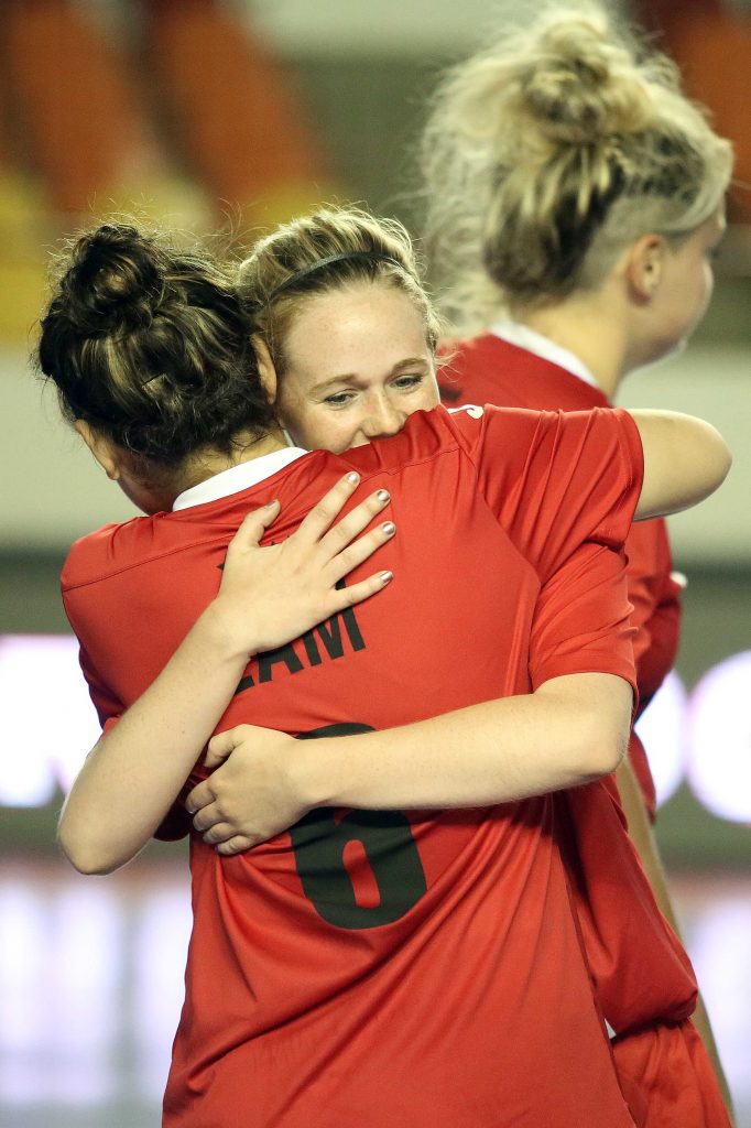 Canadá se destaca no segundo dia do Mundial de Futsal Universitário em Anápolis