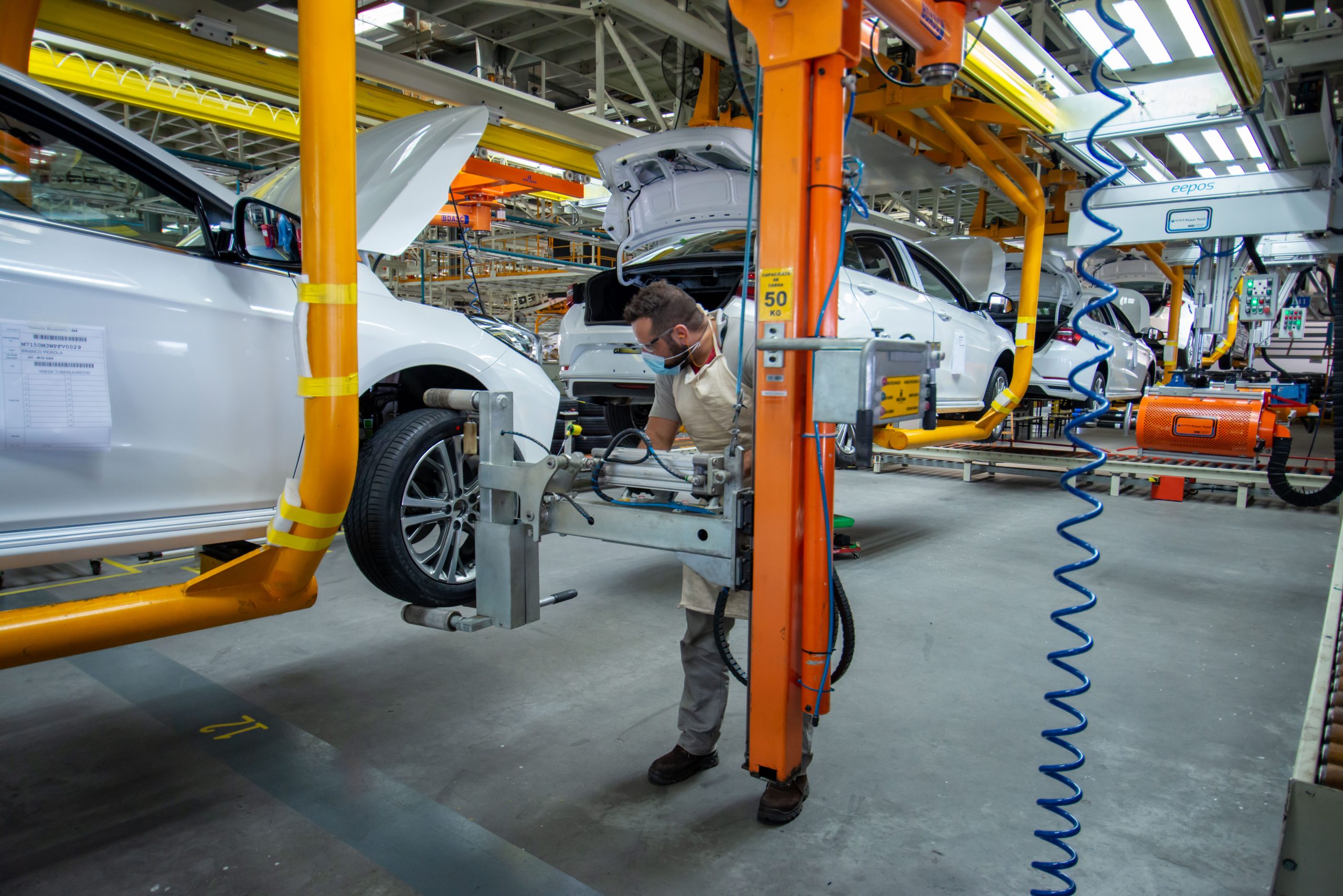 CAOA já vendeu quantidade impressionante de carros chineses fabricados em Anápolis e Jacareí