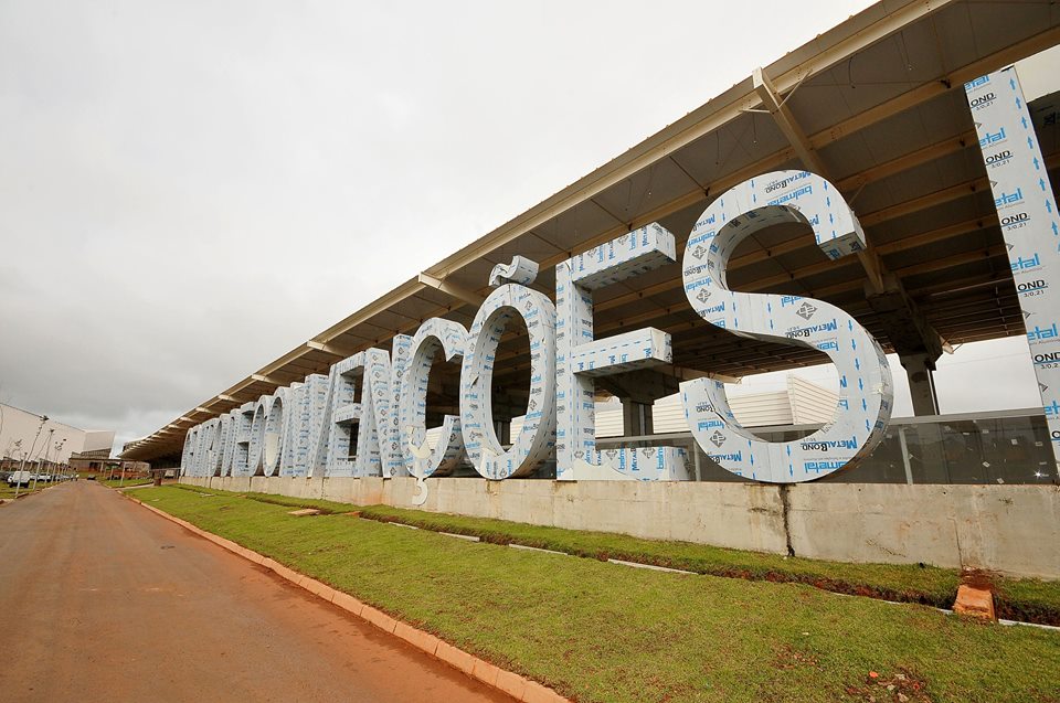 Saiu a verba para terminar o Centro de Convenções e o Aeroporto de Cargas de Anápolis