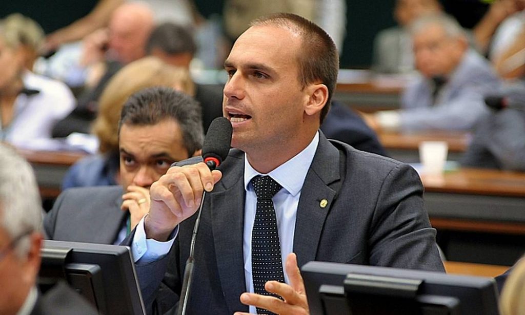 Eduardo Bolsonaro e ministra Tereza Cristina recebem diagnóstico de Covid