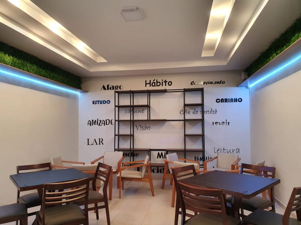 F880E3C6-2495-4BE6-8A3A-D5F0F2504D21