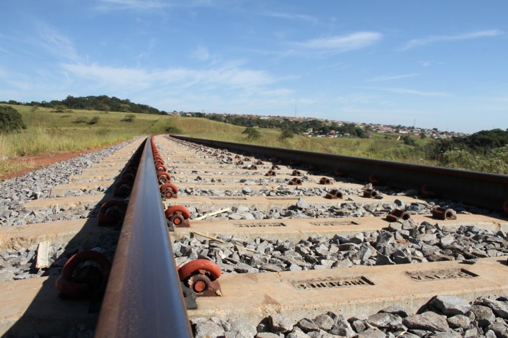 Ferrovia Norte-Sul começará a funcionar oficialmente em um ano e meio