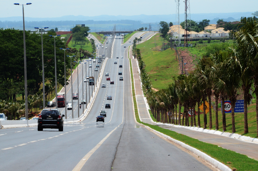 Veículos pesados não circulam em rodovias estaduais neste domingo (27)