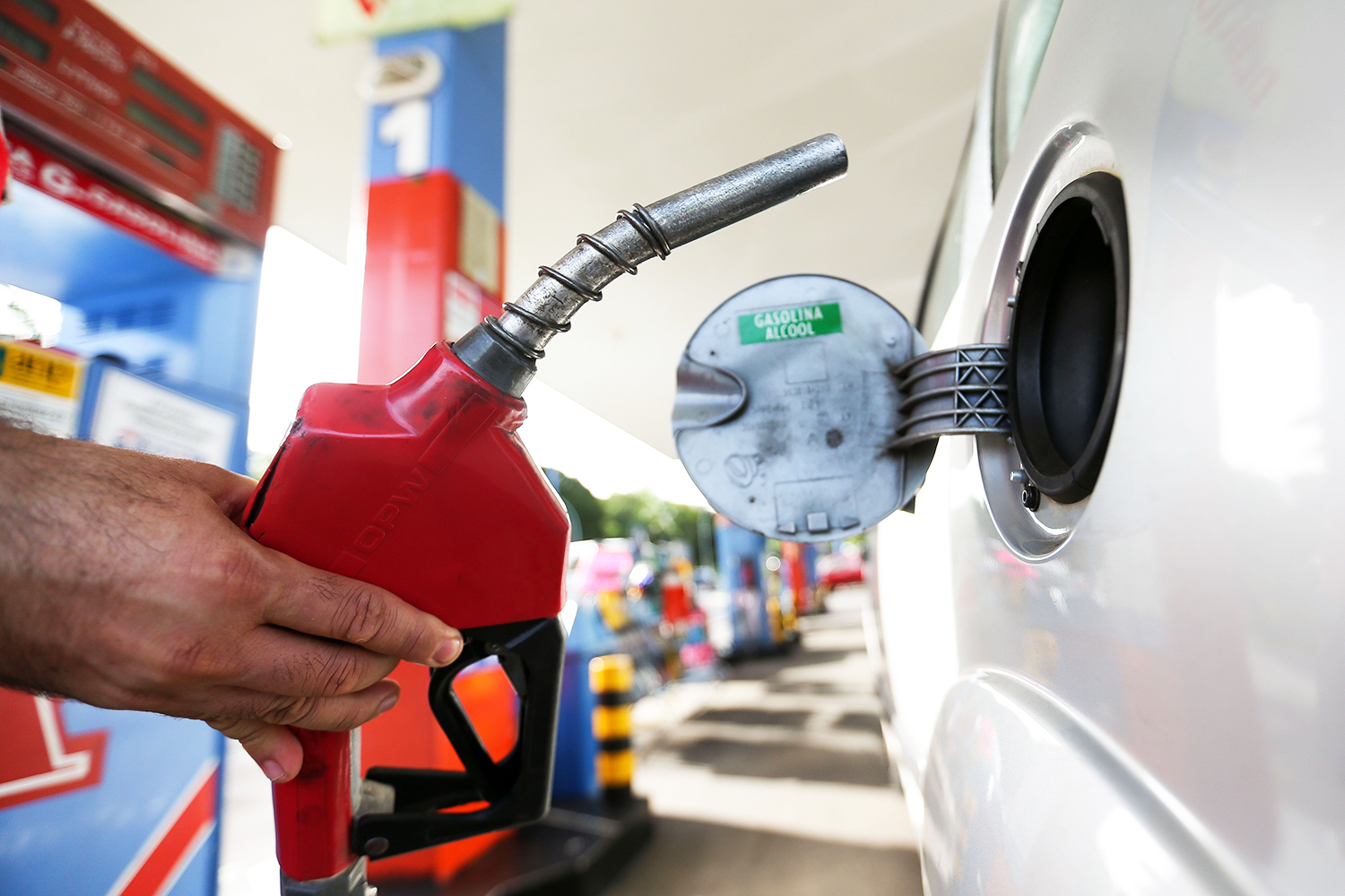 6 países que tem a gasolina mais barata que o Brasil e você não sabia