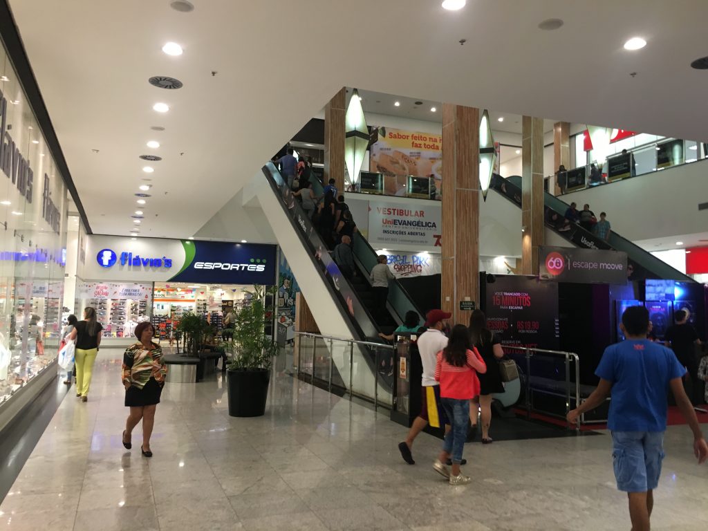 Liquidação abre calendário de promoções do ano no Brasil Park Shopping