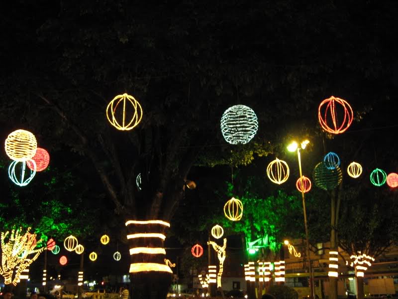 Iluminação de Natal será inaugurada nesta quarta-feira (25) na Praça Bom  Jesus - Portal 6
