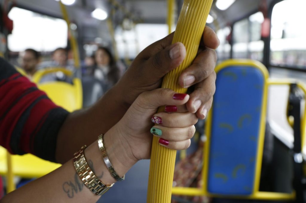 Virou crime e com prisão de até cinco anos assediar mulher dentro de ônibus