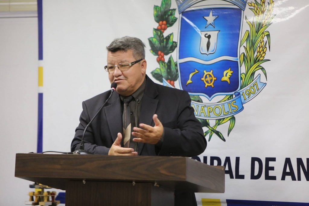 Pedro Mariano recua em projeto para proibir transporte de bebidas alcoólicas em carro