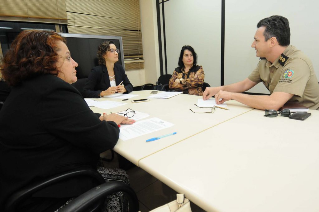 ‘Contribuição voluntária’ pedida por colégios militares entra na mira do MP em Anápolis