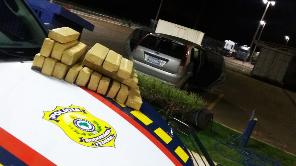 PRF prende deficiente com carro clonado e mais 20 kg de maconha em Anápolis