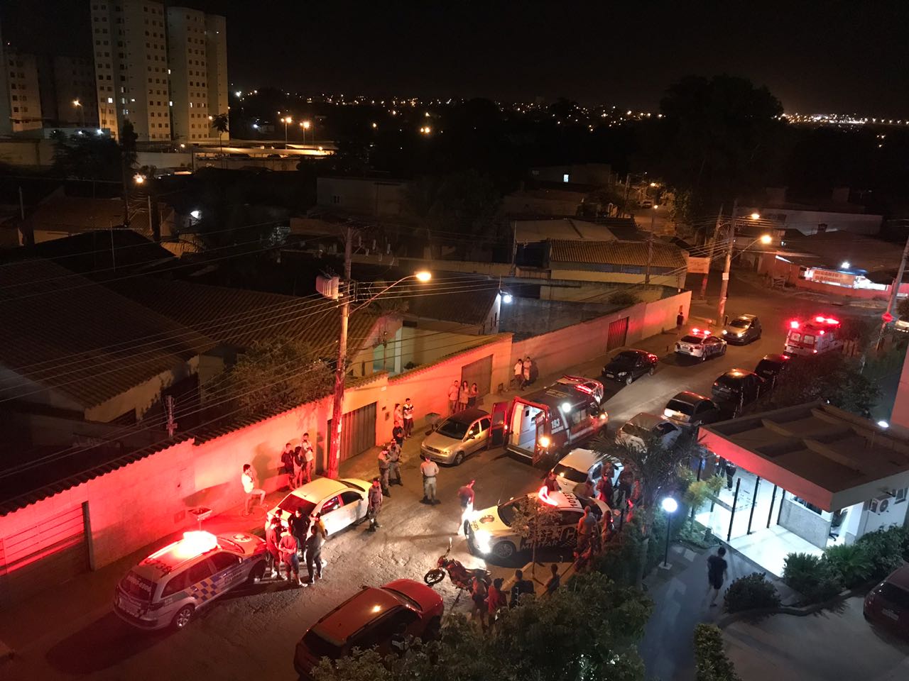 Homem abre fogo contra convidados em festa de confraternização