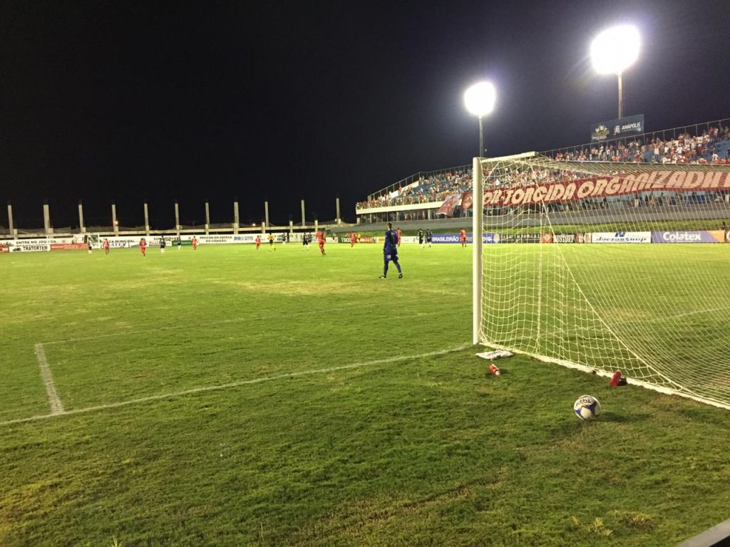 Anapolina tinha tudo para vencer adversário, mas não conseguiu