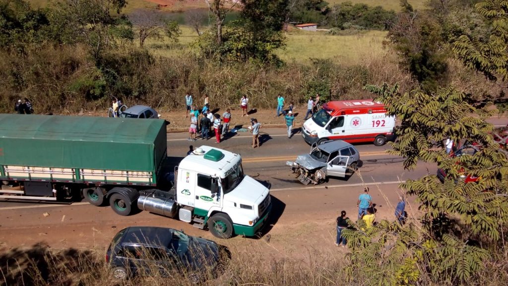 Acidente na BR-414 deixa seis pessoas feridas em Anápolis