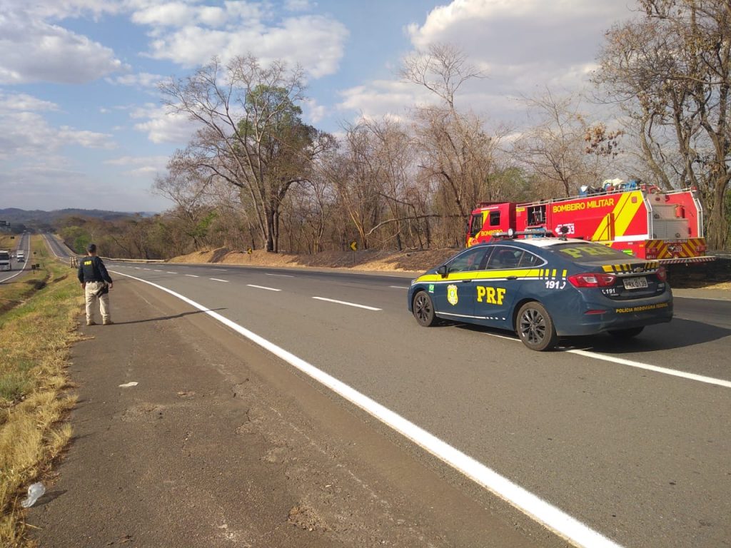 Trecho da BR-060 entre Anápolis e Goiânia está interditado para ação emergencial em parque