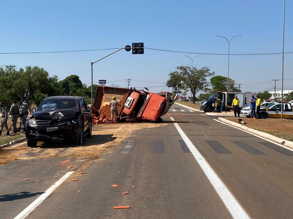 Acidente na Brasil Sul: imagens mostram que Amarok furou sinal