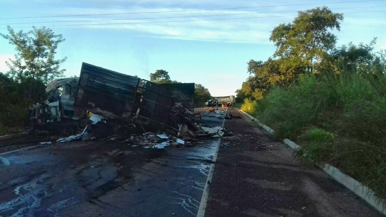 Caminhoneiro de Anápolis morre carbonizado em grave acidente no Tocantins