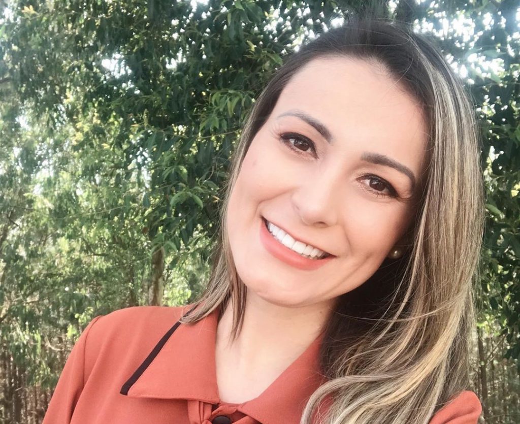 Andressa Urach abandona igreja e diz que se sentiu mais usada ‘que no tempo da prostituição’