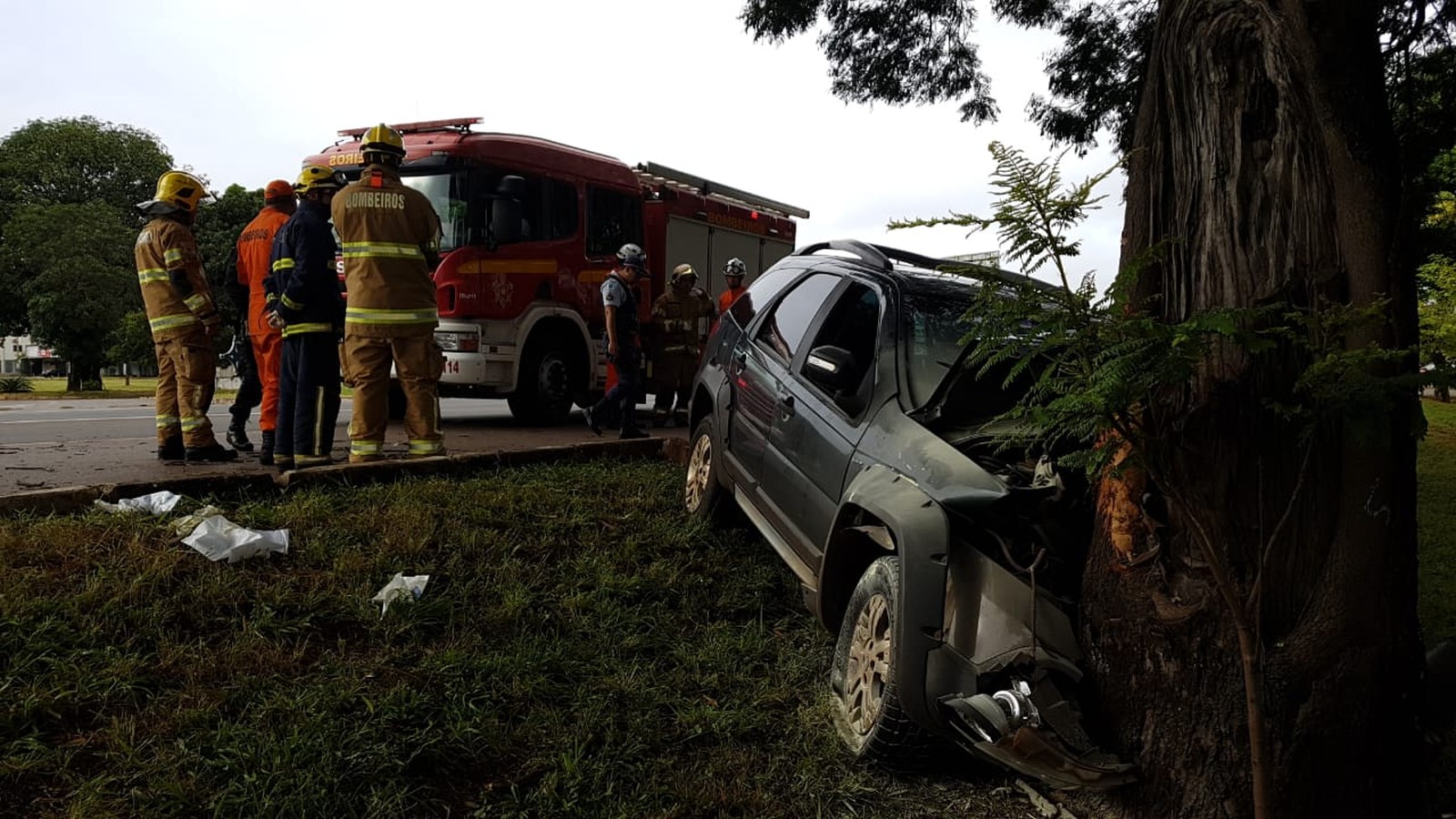 Bisneta de João Deus é arremessada para fora de carro em grave acidente