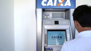 Este botão no caixa eletrônico pode liberar dinheiro na hora, segundo especialistas