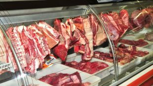 Justiça mantém demissão de funcionária de açougue que pesava picanha com preço de coxão mole para os amigos