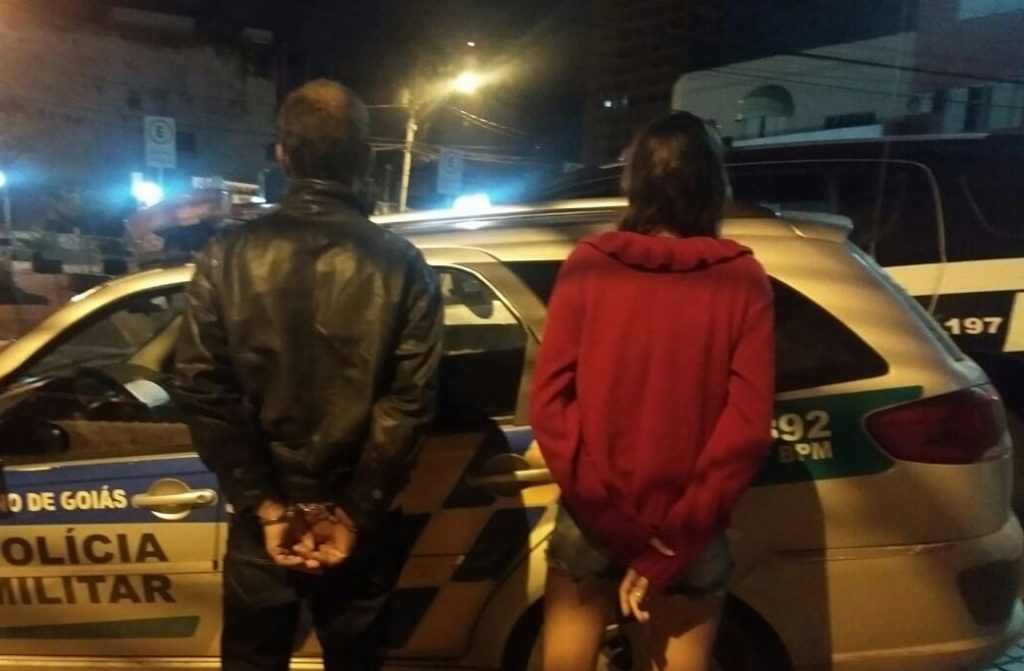 Levou a filha da amiga para ‘passear’, encheu o sutiã dela e terminou preso em Anápolis