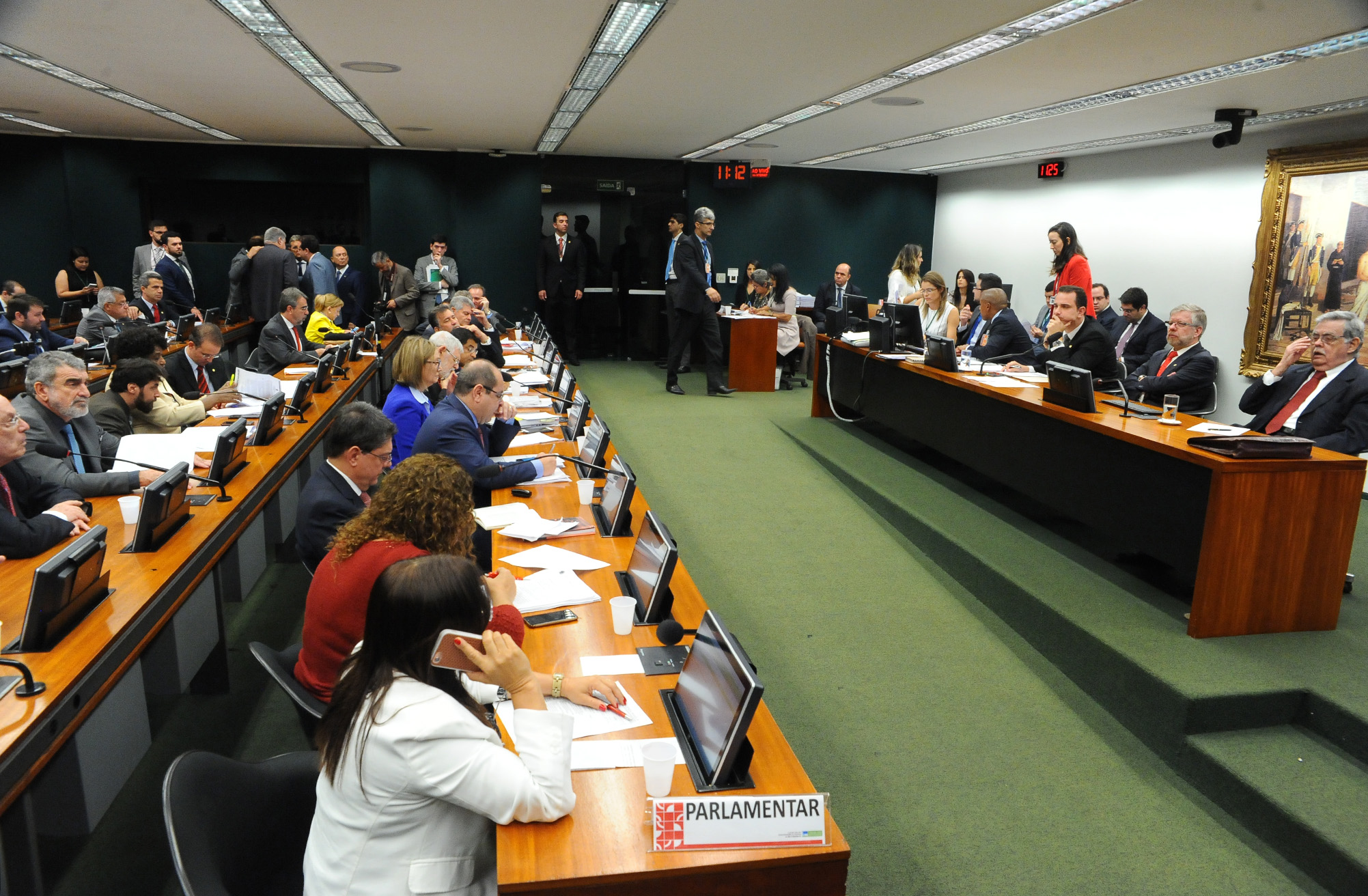 Denúncia contra Temer entra em fase de debate na CCJ da Câmara; acompanhe