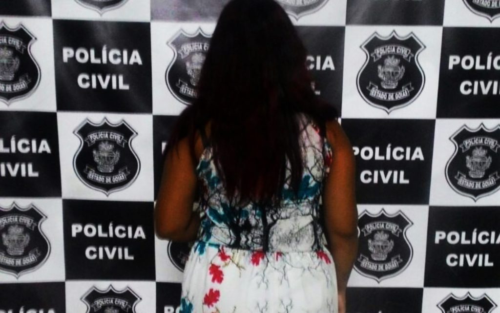 Jovem é presa na rodoviária de Anápolis com droga escondida na bolsa da filha