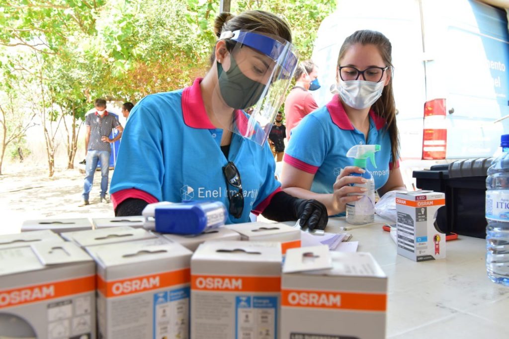 Enel vai trocar de graça as lâmpadas de clientes em Anápolis