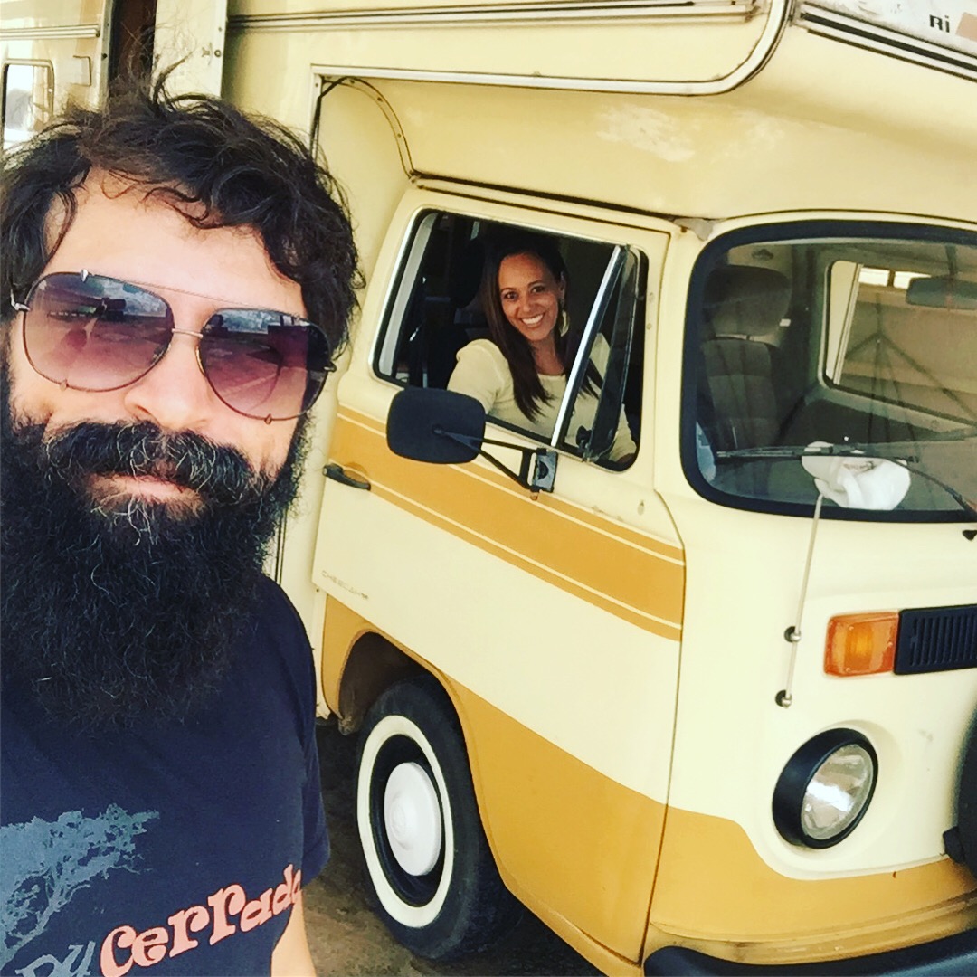 Conheça a família de Anápolis que quer viajar os cinco continentes em uma Kombi