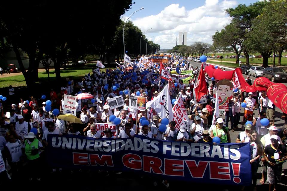 Paralisação de servidores de universidades federais chega a 100 dias sem acordo