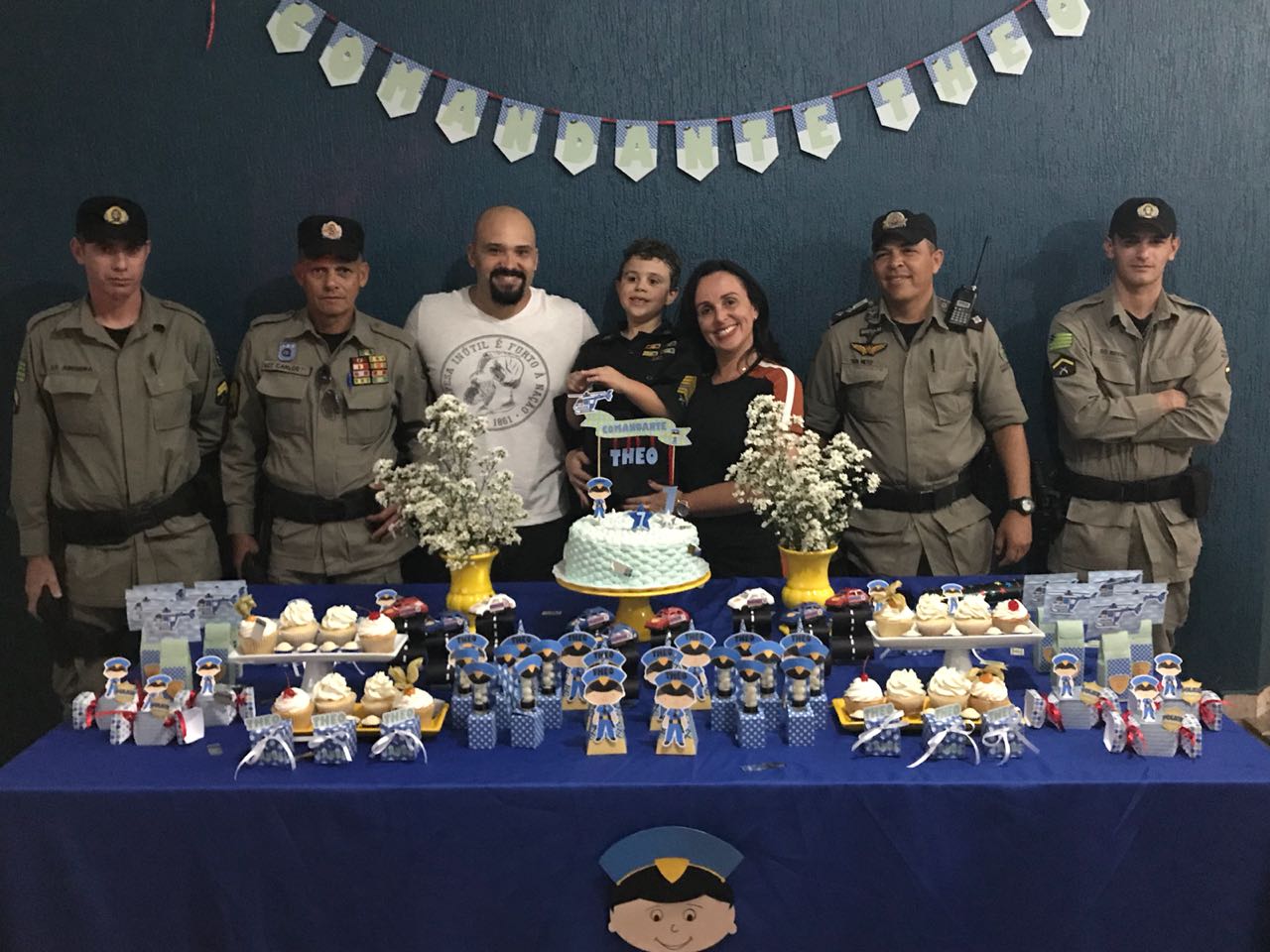 Garotinho de Anápolis ganha festa de aniversário com a presença de policiais