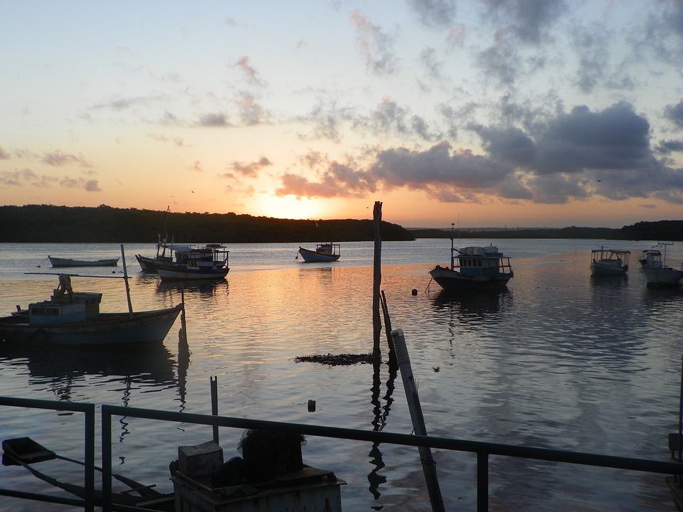 O destino ideal para se desfrutar de dia e de noite é Porto Seguro