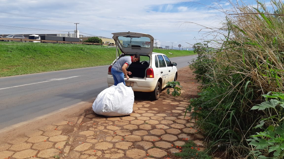 Contaminado, carro parado pela PRF em Anápolis não escondia apenas riscos à saúde