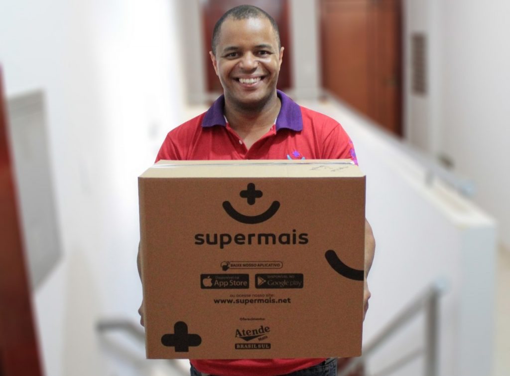 Supermercado de Anápolis cria serviço para cliente fazer compras sem sair de casa