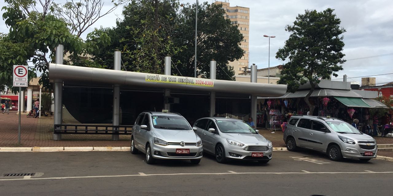 Em resposta ao Uber, taxistas em Anápolis abolem a bandeira 2