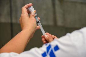 Goiânia realiza campanha de vacinação para trabalhadores da saúde até sábado (26)