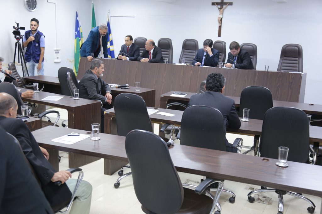 Vereadores de Anápolis lamentam tragédia no voo da Chapecoense