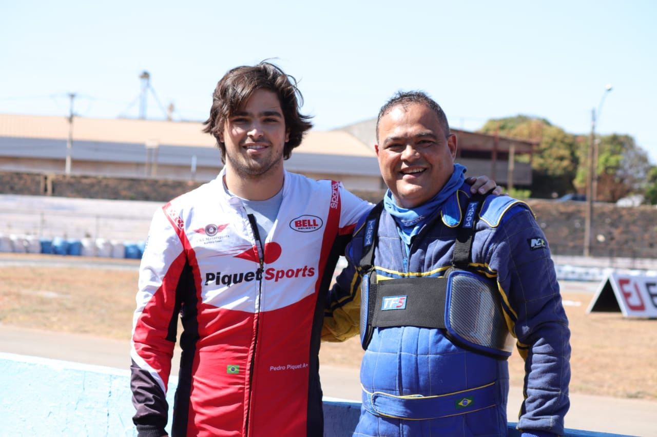 Pedro Piquet, filho do tricampeão Nelson Piquet, é campeão brasileiro de  kart em corrida apoteótica