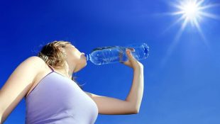 Descubra quanto de água você precisa beber por dia para manter o corpo hidratado