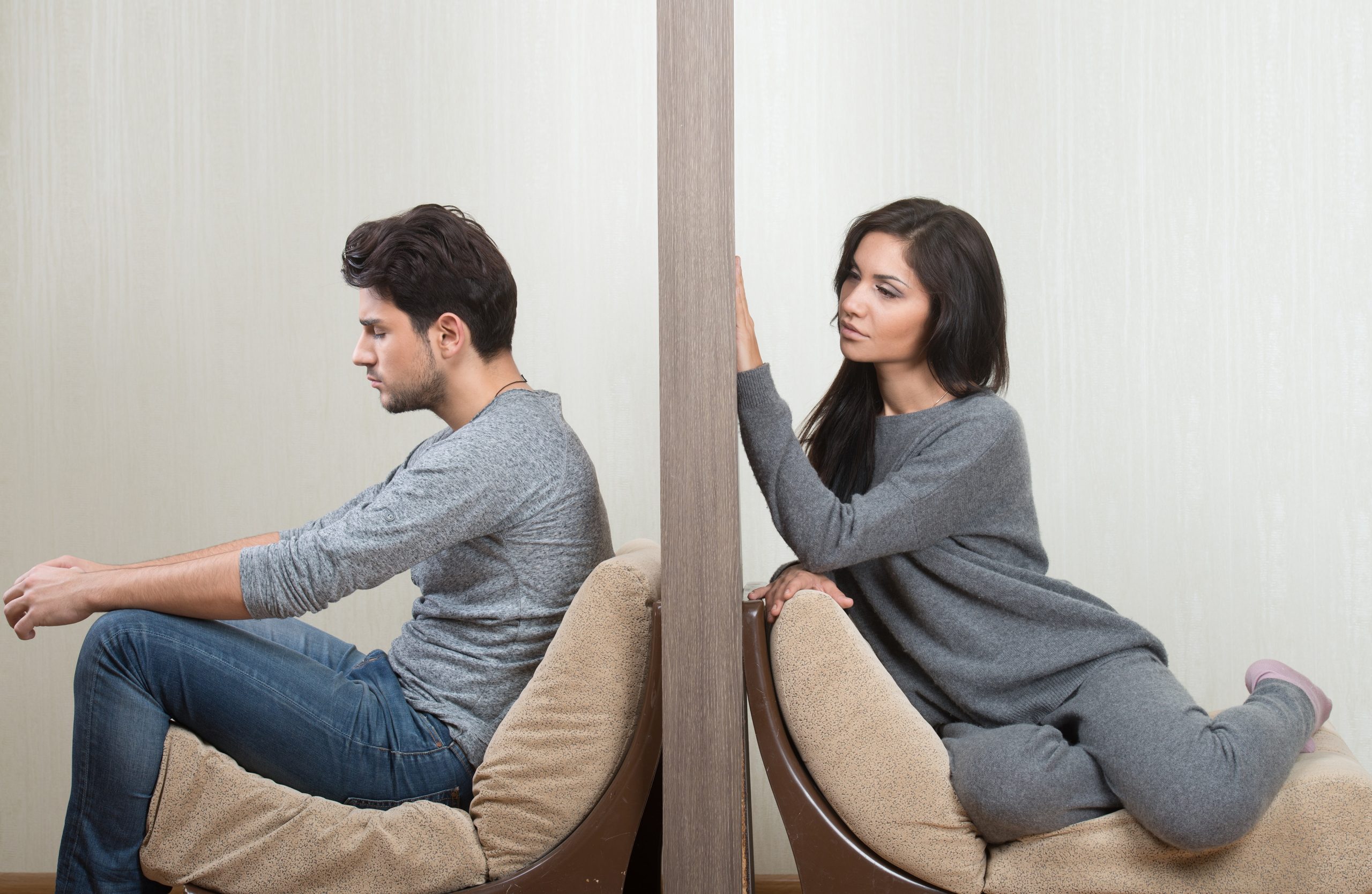 6 sinais que revelam que seu ex está tentando se aproximar de você