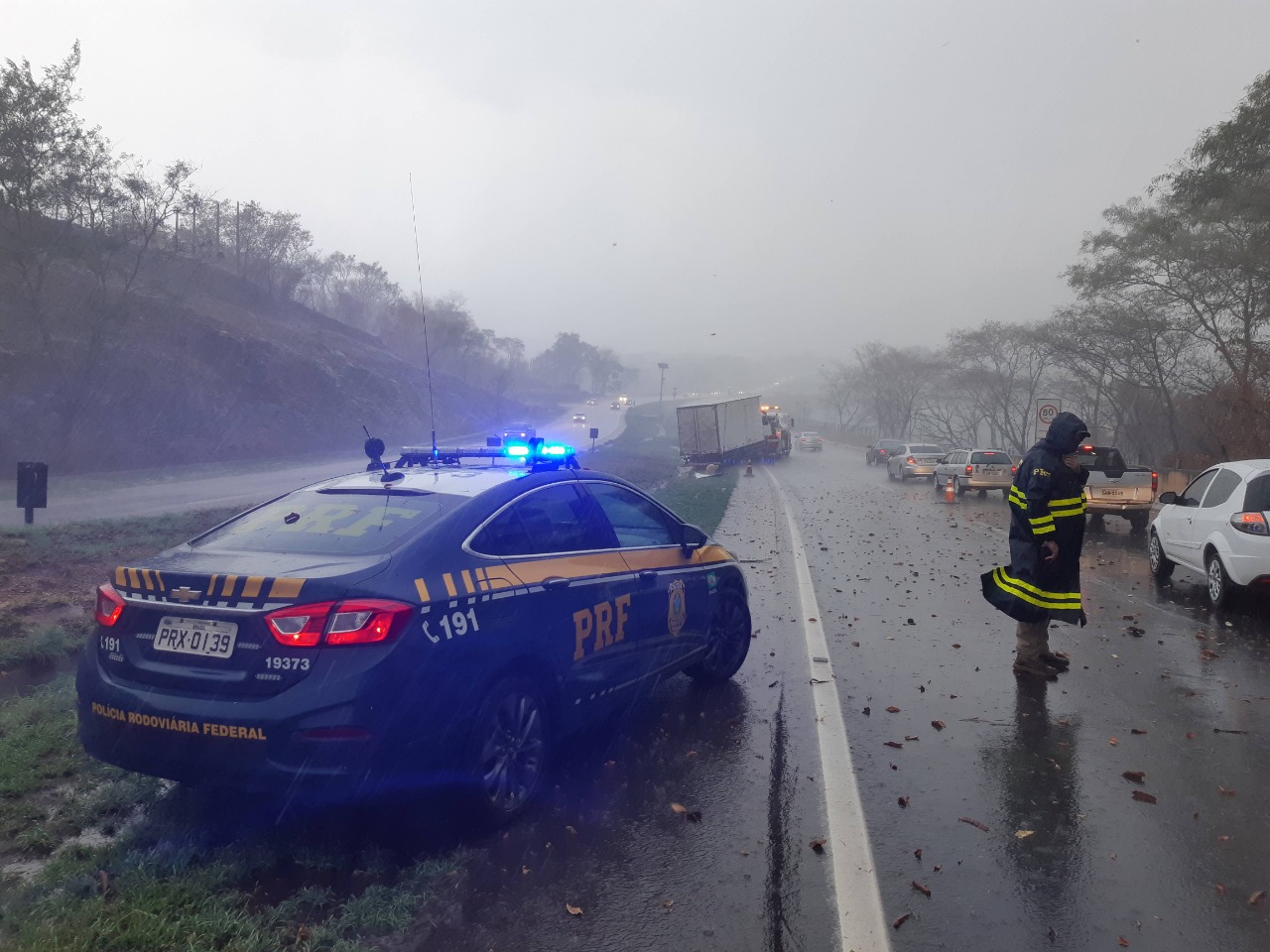 PRF faz alerta importante aos motoristas que precisam pegar as rodovias em Goiás