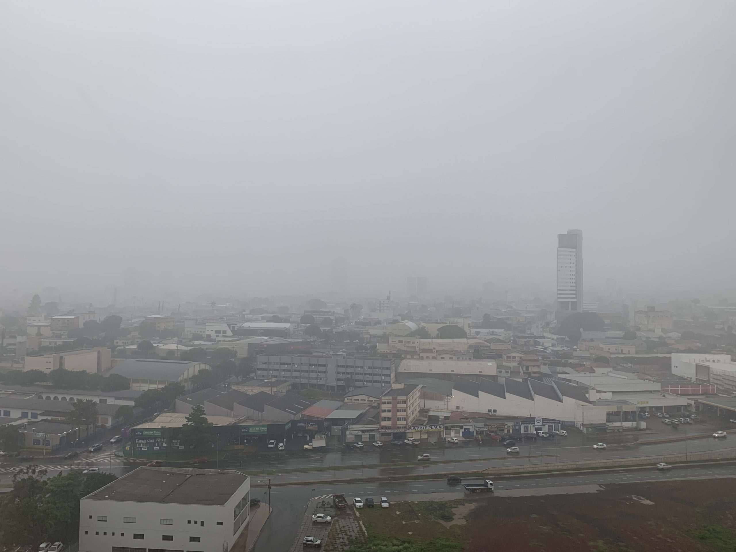 Temporal com rajadas de 70 km/h e granizo ameaça Goiás; veja cidades mais afetadas